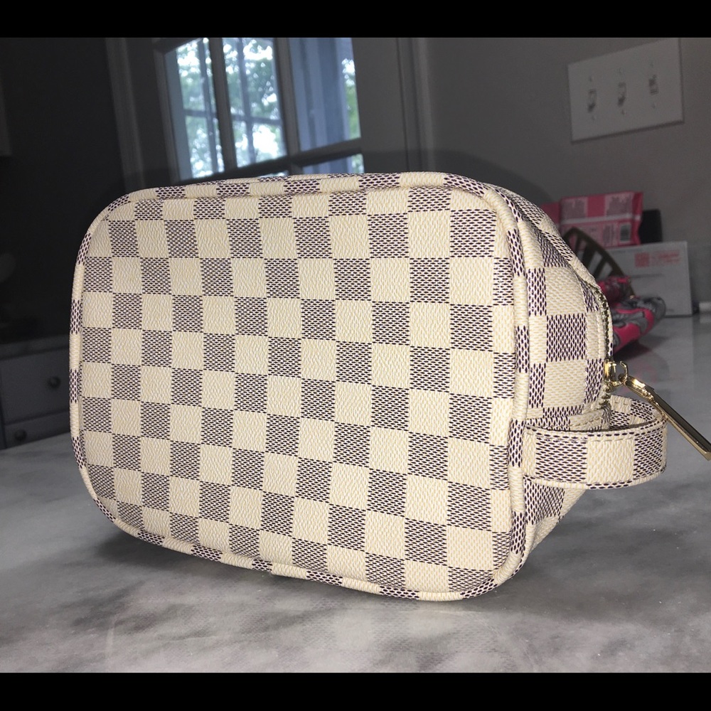 Daisy Rose makeup bag